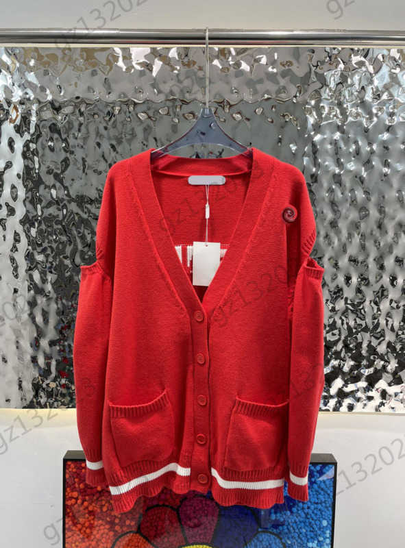 Cardigans Womens Sweaters Off-the-shoulder Design V-neck Long Sleeve Knitted Cardigan Back Jacquard Lettering Button Knitwear Women Clothing 1970, 17
Cardigans Womens Sweaters Off-the-shoulder Design V-neck Long Sleeve Knitted Cardigan Back Jacquard Lettering Button Knitwear Women Clothing 1970, 17