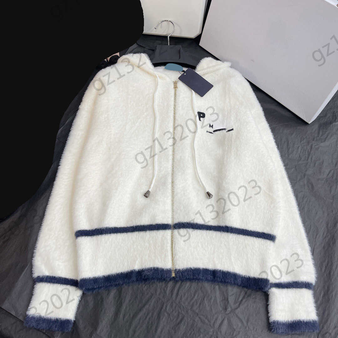 Cardigans Womens Sweaters Chest Logo Embroidery Contrasting Colors Stripe Hooded Knitted Cardigan Zipper Flap Profile Warm Knitwear Women Clothing 
Cardigans Womens Sweaters Chest Logo Embroidery Contrasting Colors Stripe Hooded Knitted Cardigan Zipper Flap Profile Warm Knitwear Women Clothing