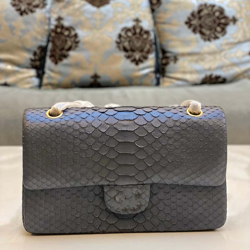 Original Quality Luxurys Designers Bags Serpentine Purse Twotone Woman Fashion Monogrames Multi Chain Crossbody Shoulder Bag With Box DustBag Fashionable, Gold
Original Quality Luxurys Designers Bags Serpentine Purse Twotone Woman Fashion Monogrames Multi Chain Crossbody Shoulder Bag With Box DustBag Fashionable, Gold