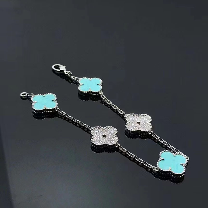 Luxury VAN Clover Designer Bracelet Pearl Flower 4 Leaf 18K Gold Brand Bangle Charm Love Bracelets Necklace Earrings Crystal Diamond Jewelry
Luxury VAN Clover Designer Bracelet Pearl Flower 4 Leaf 18K Gold Brand Bangle Charm Love Bracelets Necklace Earrings Crystal Diamond Jewelry