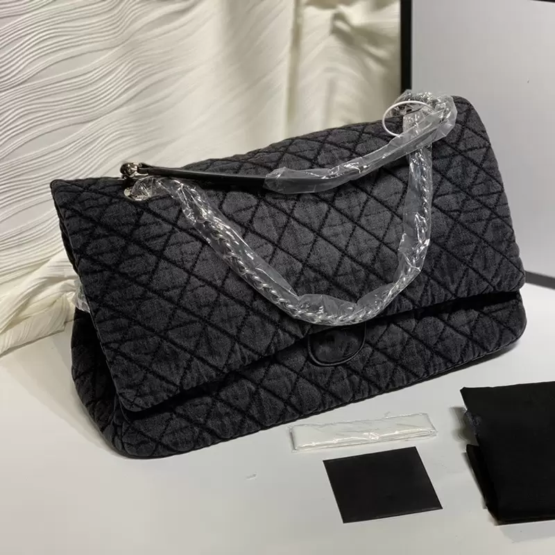 Wholesale Denim Maxi Jumbo Classic Flap Bags Quilted Meatlasse Chain Crossbody ShoulderLuxury Designer Fashion Street Cool Large Capacity Outdoor Travel handbag, Blue
Wholesale Denim Maxi Jumbo Classic Flap Bags Quilted Meatlasse Chain Crossbody ShoulderLuxury Designer Fashion Street Cool Large Capacity Outdoor Travel handbag, Blue