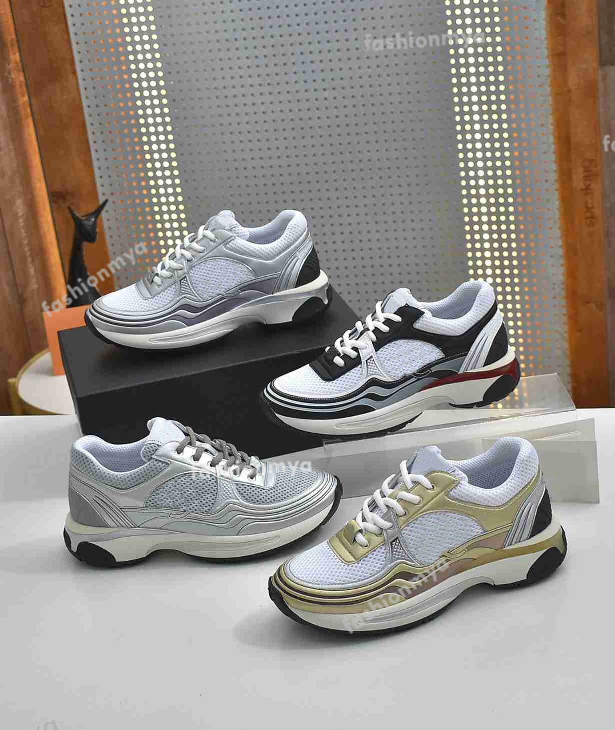 Designer Calfskin Casual Shoes Reflective Sneakers Vintage Suede Leather Trainers Fashion Stylist ShoesPatchwork Leisure Shoe Platform Print Sneaker
Designer Calfskin Casual Shoes Reflective Sneakers Vintage Suede Leather Trainers Fashion Stylist ShoesPatchwork Leisure Shoe Platform Print Sneaker