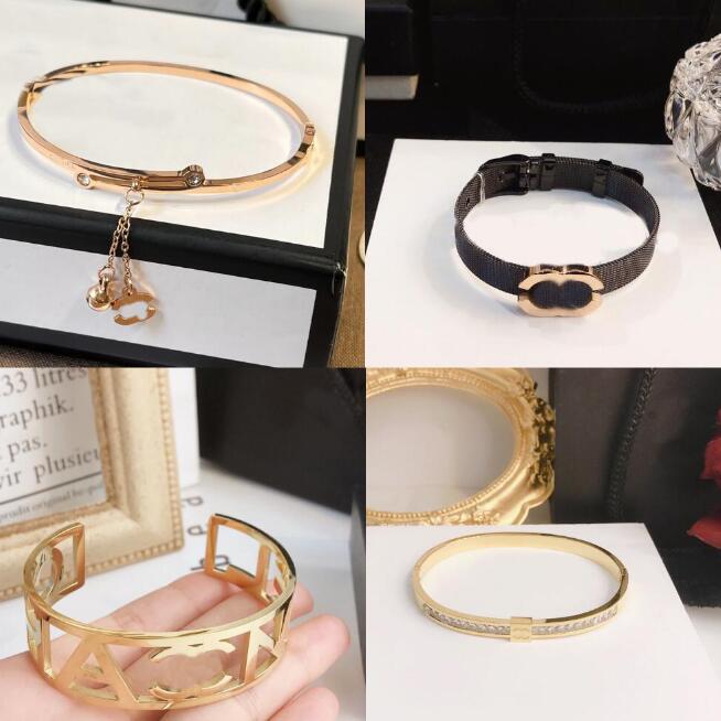 20style Premium Brand Jewelry Bangle Classic Charm Design Round Decorative Couple Round Bracelet Luxury Designer Selected Girl Gift Love Will Never Fade
20style Premium Brand Jewelry Bangle Classic Charm Design Round Decorative Couple Round Bracelet Luxury Designer Selected Girl Gift Love Will Never Fade