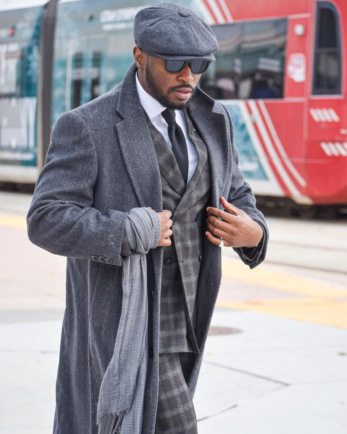 One Piece Handsome Wedding Tuxedos Men Suit Long Woolen Casual Coat Two Outer Pockets Modern Customized Business Suit Back Vent Loose Autumn Winter