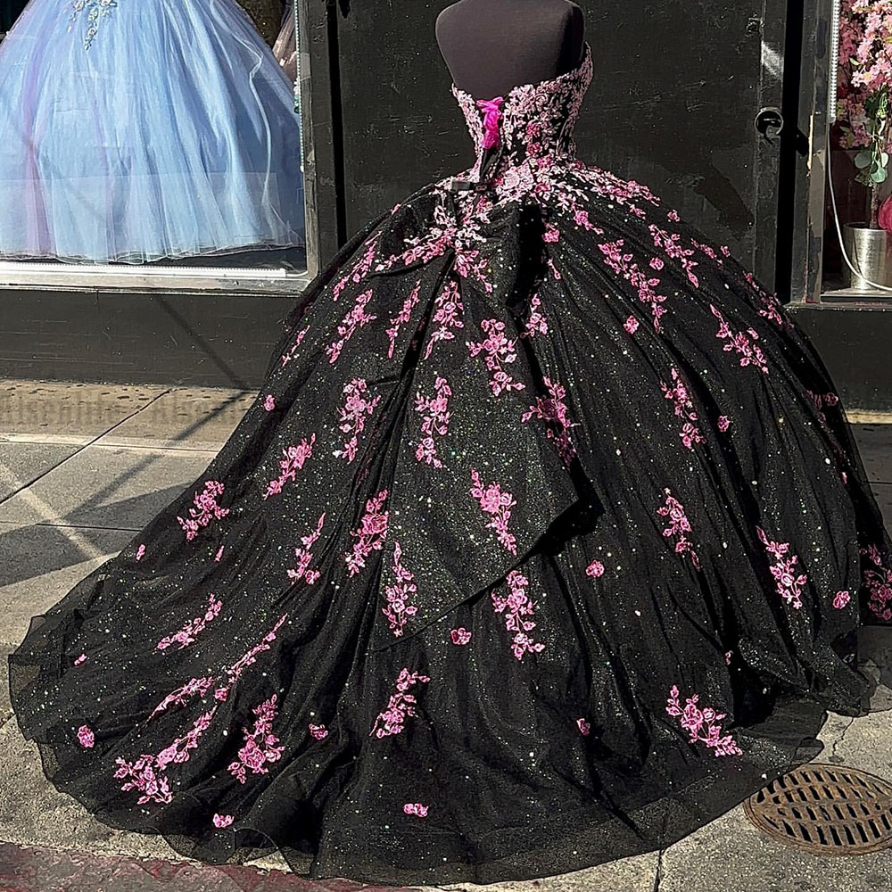 Black Ball Gown Quinceanera Dresses 2023 Applique Lace Sweet 16 Dress Prom Vestidos De 15 Anos Custom Size