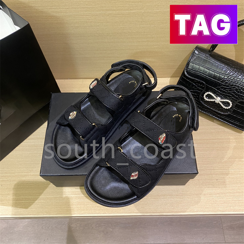 Slippers Sandals Luxury Flat Cnel Beach Sandal Designer Casual Shoes Crystal Calf Leather Quilted Women Slide Platform Slides
