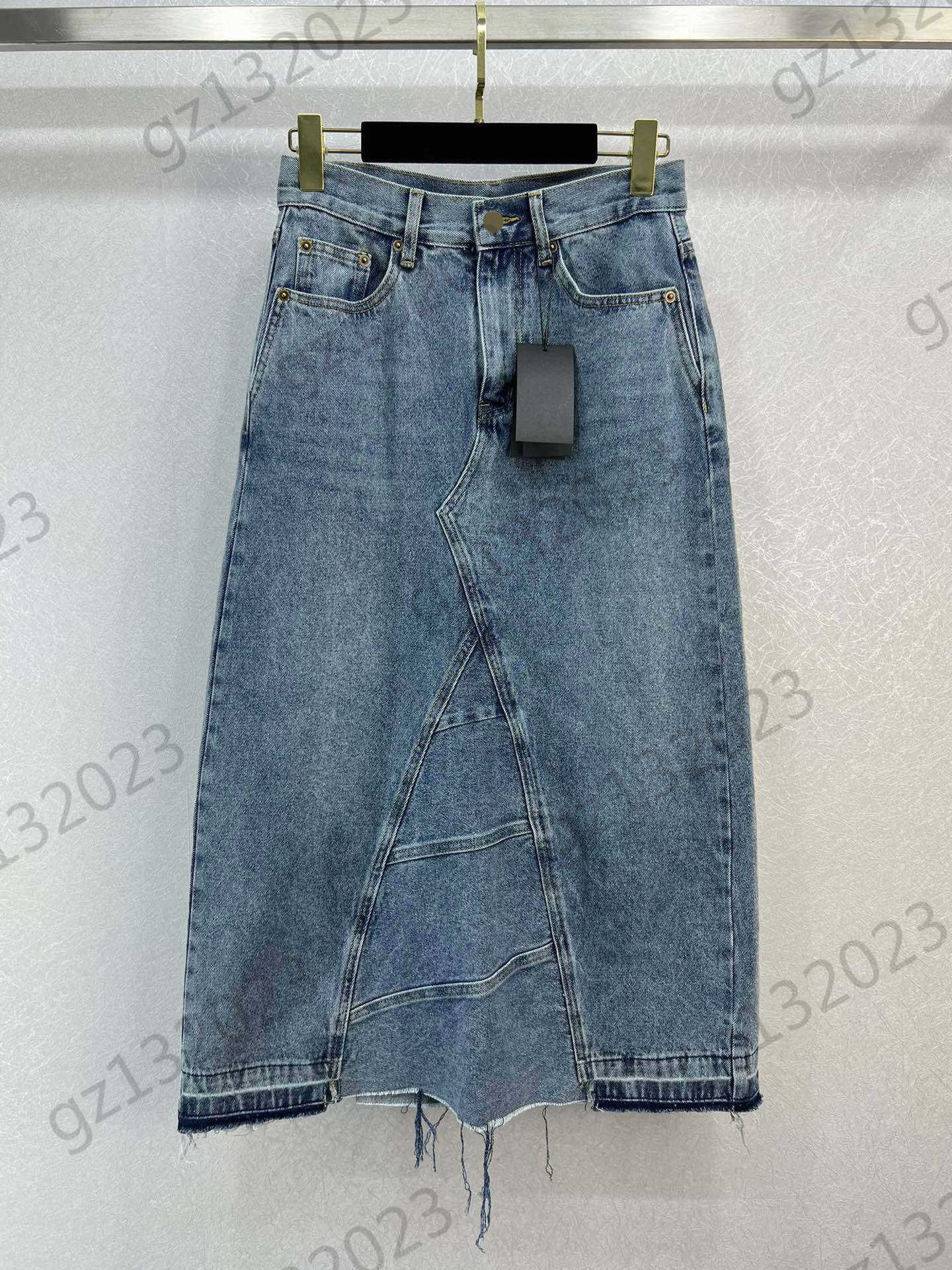 Womens Skirt Patchwork Tassel Design Denim Skirts Metal Button High Waist Designer Short Skirt Fashion Brand Women Clothing
Womens Skirt Patchwork Tassel Design Denim Skirts Metal Button High Waist Designer Short Skirt Fashion Brand Women Clothing