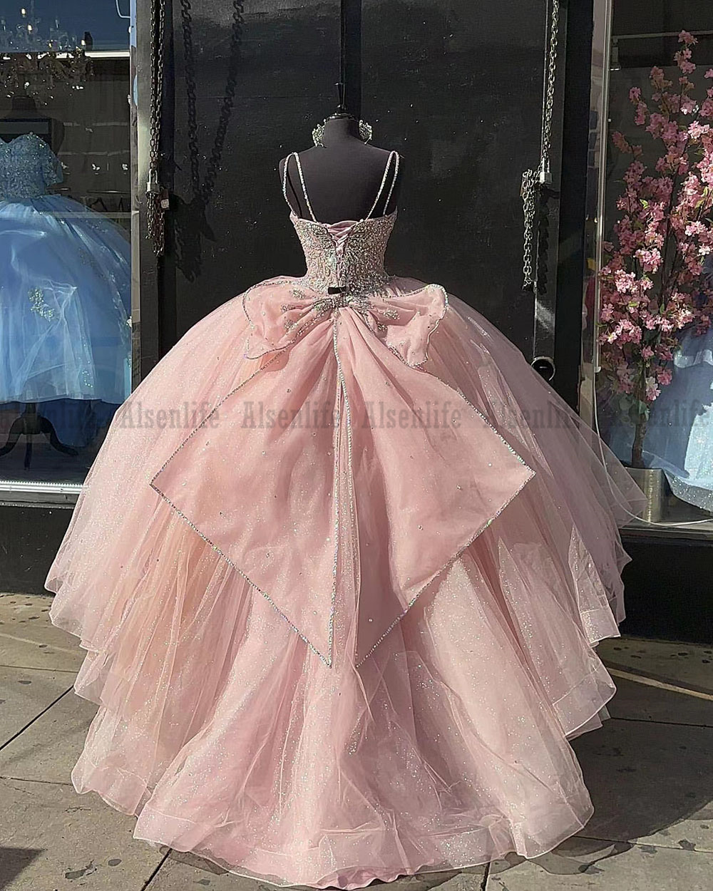 Pink Ball Gown Quinceanera Dresses 2023 Beads Crystal Corset Sweet 16 Girls Birthday Prom Party Wear