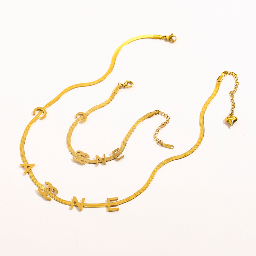 Popular Brand Letters Chain Bracelets Jewelry Fashion Stainless Steel Bracelet Luxury Couple Love Gifts Bracelet Design Gold Plated Accessories Women High Sense
Popular Brand Letters Chain Bracelets Jewelry Fashion Stainless Steel Bracelet Luxury Couple Love Gifts Bracelet Design Gold Plated Accessories Women High Sense