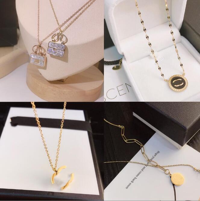20style Luxury Fashion Women Designer Letter Pendants Necklace Choker Chain Crystal 18K Gold Plated Stainless Steel Necklaces Statement Wedding Jewelry
20style Luxury Fashion Women Designer Letter Pendants Necklace Choker Chain Crystal 18K Gold Plated Stainless Steel Necklaces Statement Wedding Jewelry