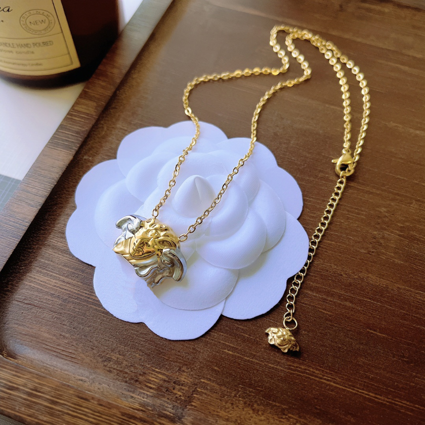 International Designer Pendant Necklace18k Gold Plated Necklaces Fashion Jewelry Animal Head Girls Necklace High end Brand Accessories Wedding Couple Gifts
International Designer Pendant Necklace18k Gold Plated Necklaces Fashion Jewelry Animal Head Girls Necklace High end Brand Accessories Wedding Couple Gifts