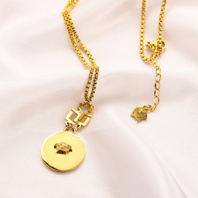 18k Gold Plated Pendant Necklaces Luxury Animal Necklace Stainless Steel Designer Jewelry Fashion Brand Long Chains Design for Womens Wedding Party Accessories
18k Gold Plated Pendant Necklaces Luxury Animal Necklace Stainless Steel Designer Jewelry Fashion Brand Long Chains Design for Womens Wedding Party Accessories