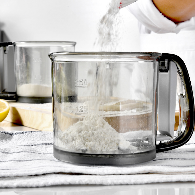 Plastic Flour Sifter Kitchen Tools Handheld Creative Baking Manual Flours Filters 122300
Plastic Flour Sifter Kitchen Tools Handheld Creative Baking Manual Flours Filters 122300