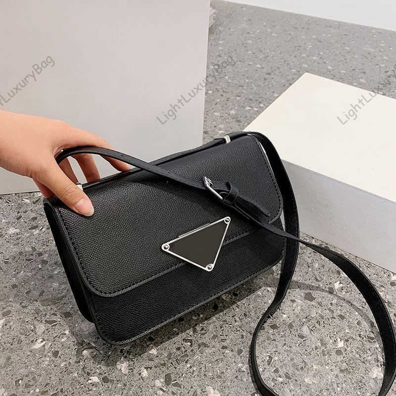 Monochrome Crossbody Bags Flip Shoulder Messenger Bag Handbags Purse Leather Triangle Sign Magnetic Buckle Solid Color Wallets High Quality 221124, Blue
Monochrome Crossbody Bags Flip Shoulder Messenger Bag Handbags Purse Leather Triangle Sign Magnetic Buckle Solid Color Wallets High Quality 221124, Blue