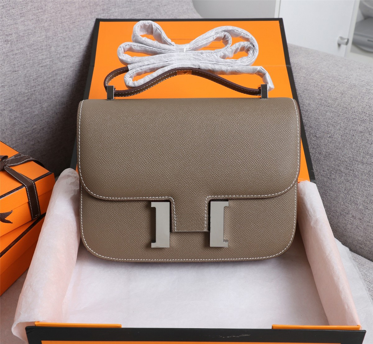 19cm 24cm Better Quality Women Designers Bags Crossbody Handbag Espom Genuine leather Silver Hardware shoulder bag Fashion Lady totes, Etoupe
19cm 24cm Better Quality Women Designers Bags Crossbody Handbag Espom Genuine leather Silver Hardware shoulder bag Fashion Lady totes, Etoupe