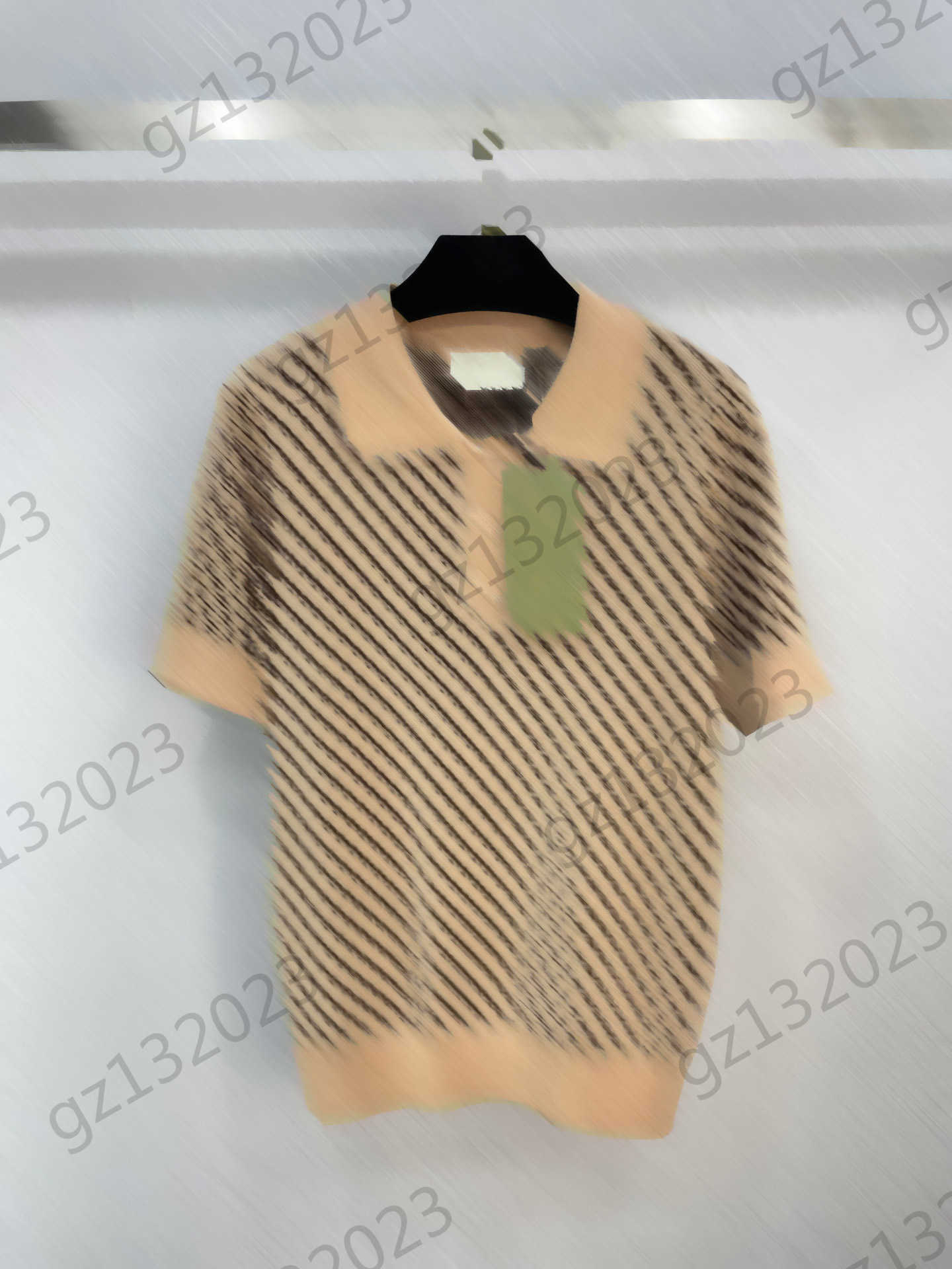Womens Sweaters Full Print Letter Jacquard Round Neck Short-sleeved Knitted Sweater Three Button Retro Style Slim Joker Knitwear Fashion Women Apparel
Womens Sweaters Full Print Letter Jacquard Round Neck Short-sleeved Knitted Sweater Three Button Retro Style Slim Joker Knitwear Fashion Women Apparel