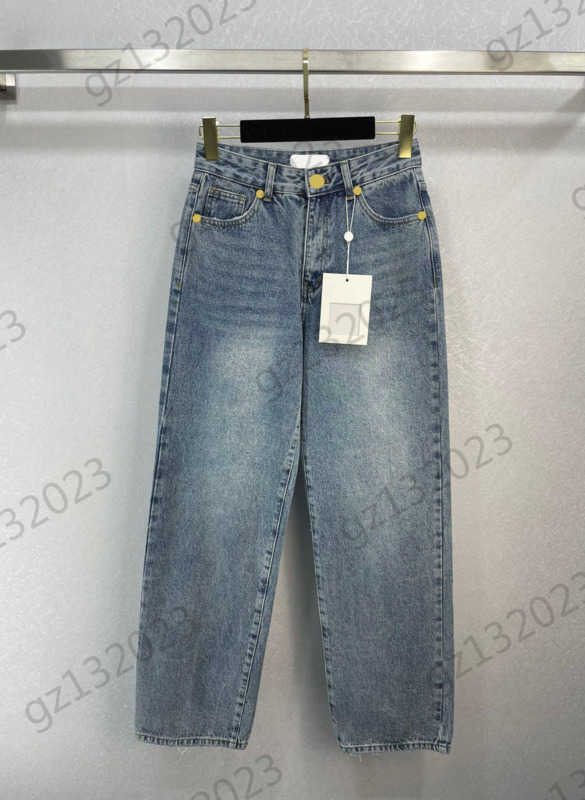 Womens Designer Jeans Color Match Pocket Loose Straight Denim Pants Metal Button High Waist Fashion Trousers Classic Joker Women Clothing 1970
Womens Designer Jeans Color Match Pocket Loose Straight Denim Pants Metal Button High Waist Fashion Trousers Classic Joker Women Clothing 1970
