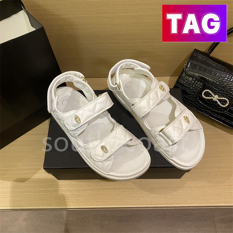 Slippers Sandals Luxury Flat Cnel Beach Sandal Designer Casual Shoes Crystal Calf Leather Quilted Women Slide Platform Slides