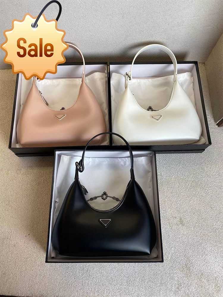 Luxury Designer Cross-body Bags Single Shoulder Bag Handbag 2023 New Fashion Texture Leather Mini Exquisite Crescent Bag Gift Box Packaging Factory Direct Sales, Pink logo version
Luxury Designer Cross-body Bags Single Shoulder Bag Handbag 2023 New Fashion Texture Leather Mini Exquisite Crescent Bag Gift Box Packaging Factory Direct Sales, Pink logo version