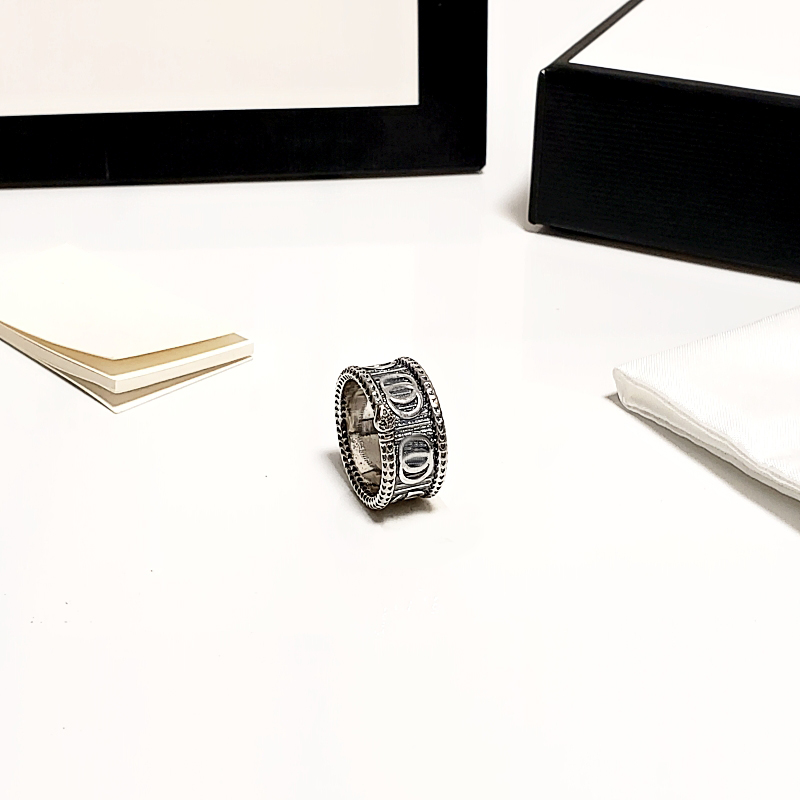 Luxury Men and Women G Rings Fashion Letter Brass Rings Non-Fading Anti-Allergies Valentine's Day Birthday Gift
Luxury Men and Women G Rings Fashion Letter Brass Rings Non-Fading Anti-Allergies Valentine's Day Birthday Gift