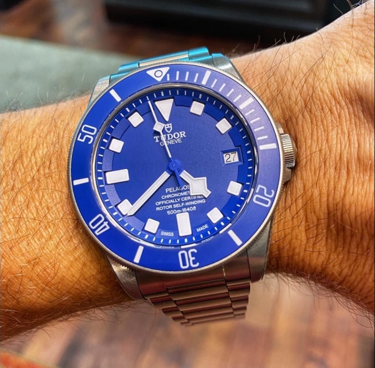 2023 Tudors Pelagos AAA 3A Quality Top Band Watches Sapphire Glass 25600TB 42mm Men With Gift Box Automatic Titanium Crystal A01666
2023 Tudors Pelagos AAA 3A Quality Top Band Watches Sapphire Glass 25600TB 42mm Men With Gift Box Automatic Titanium Crystal A01666