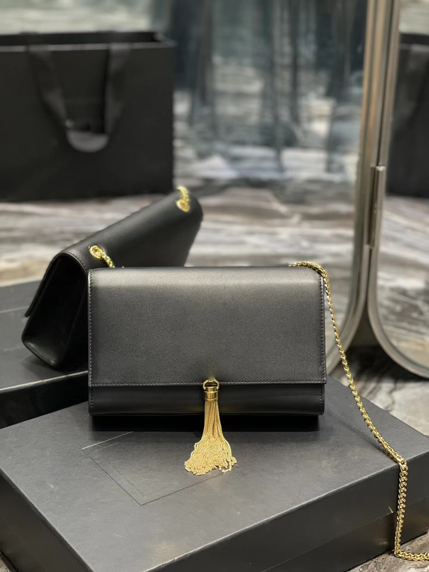 Designer yslity lulu bag Tassel Messenger Bag Women's Diagonal Bag Leather Metal Zipper Black paired with casual yslity bag lulu bag, Black with sliver logo
Designer yslity lulu bag Tassel Messenger Bag Women's Diagonal Bag Leather Metal Zipper Black paired with casual yslity bag lulu bag, Black with sliver logo