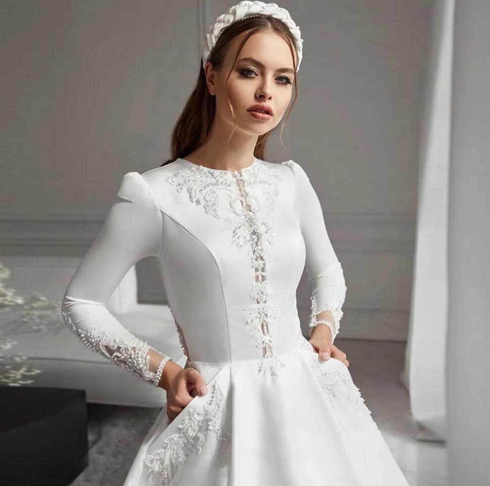 Long Sleeves Lace Islamic a-line Modest Wedding Dresses Jewel Neck Sweep Train Simple Vintage Lace muslim princess Bridal Gowns