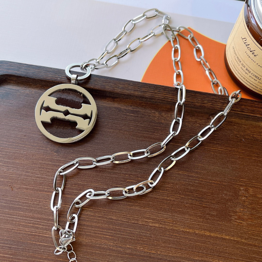Luxury Designer Silver Plated Necklaces Popular Brand Boutique Pendant Necklace High Fashion Girl Long Chains Selected Urban Style Accessories
Luxury Designer Silver Plated Necklaces Popular Brand Boutique Pendant Necklace High Fashion Girl Long Chains Selected Urban Style Accessories