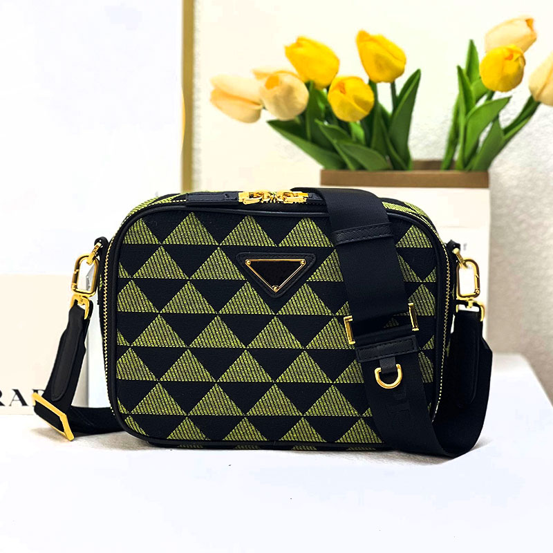 Luxury Leather Quality Slant Bag Embroidered Fabric Luggage Messenger Bag classic men and women designer bags 069
Luxury Leather Quality Slant Bag Embroidered Fabric Luggage Messenger Bag classic men and women designer bags 069