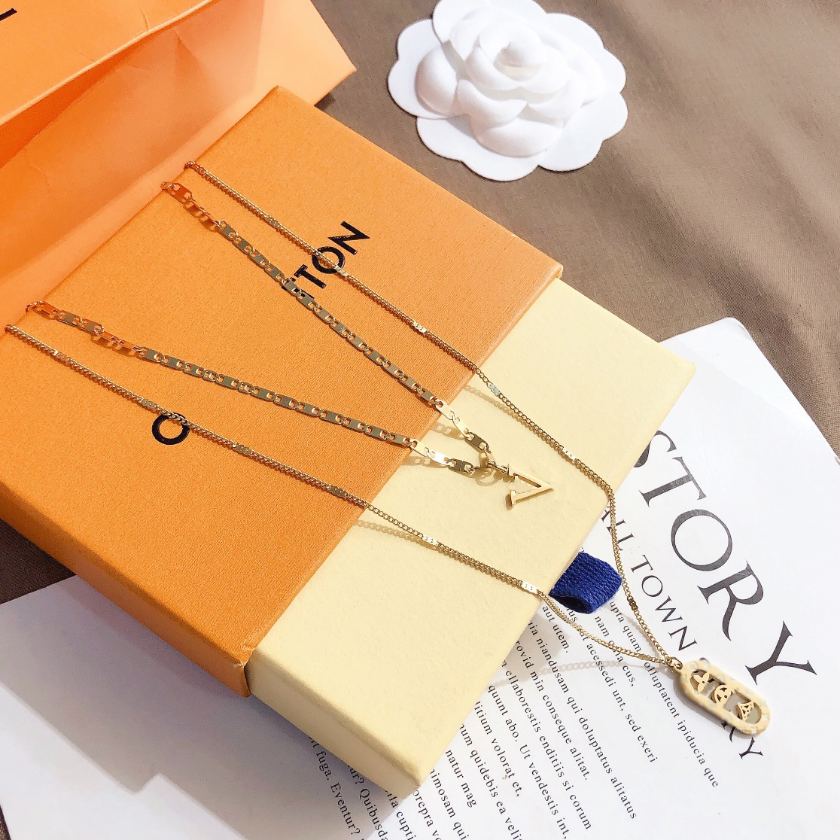 Luxury High-end Jewelry Necklace Charming Fashion Design Necklace 18k Gold Plated Long Chain Designer Popular Brand Exquisite Gifts Campus Couple Family
Luxury High-end Jewelry Necklace Charming Fashion Design Necklace 18k Gold Plated Long Chain Designer Popular Brand Exquisite Gifts Campus Couple Family