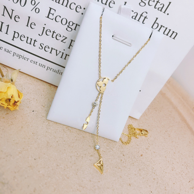 Classic Designer Pendant Necklace Luxury Exquisite Necklace Premium Jewelry Accessories Fashion Young High end Design Selected Gifts Birthday Christmas
Classic Designer Pendant Necklace Luxury Exquisite Necklace Premium Jewelry Accessories Fashion Young High end Design Selected Gifts Birthday Christmas
