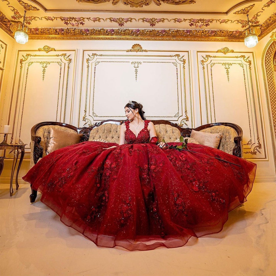Glitter Wine Red Sleeveless V-Neck Quinceanera Dresses 3D Floral Applique Crystal Beaded Sequins Ball Girl Birthday Party Prom Dress Charro Sweet 15 d