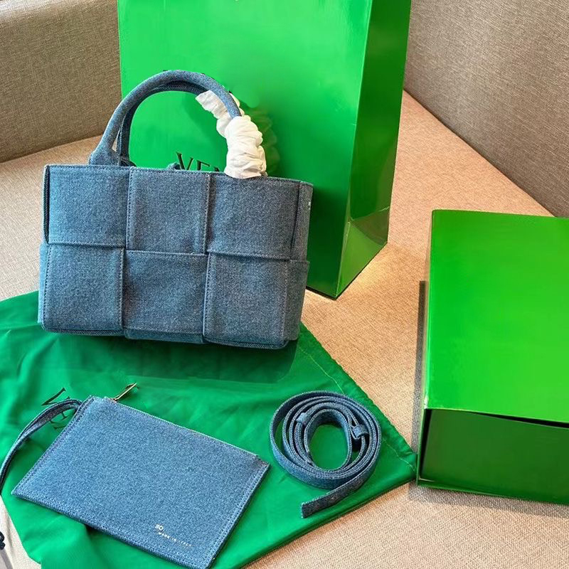 2023 Luxurys Designer Tote Bag Luxury Fashion Wallet Cowboy Women Oblique Strap Chain Messenger Shoulder Handbag Large Capacity Composite Shopping Bags, Box
2023 Luxurys Designer Tote Bag Luxury Fashion Wallet Cowboy Women Oblique Strap Chain Messenger Shoulder Handbag Large Capacity Composite Shopping Bags, Box