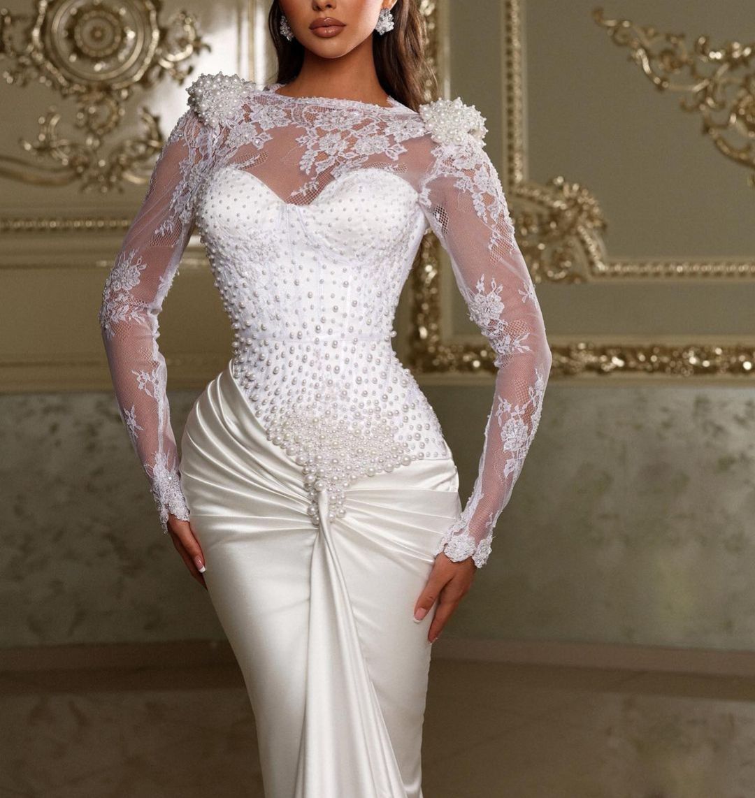 Elegant Evening Dresses Long Sleeves V Neck Hollow Lace Sequins Pearls Appliques Sequins Beaded Satin Floor Length Celebrity Plus Size Party Prom Gown