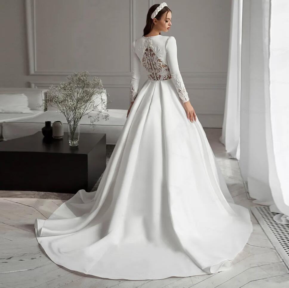 Long Sleeves Lace Islamic a-line Modest Wedding Dresses Jewel Neck Sweep Train Simple Vintage Lace muslim princess Bridal Gowns