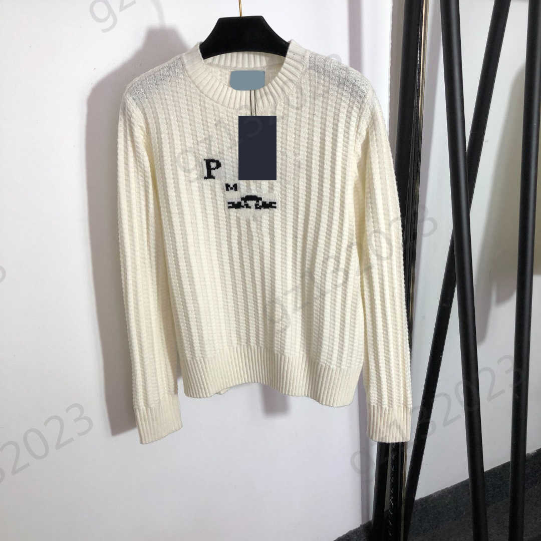 Womens Sweaters Letter Logo Jacquard Stripe Cashmere Knit Sweater Thread Round Neck Long Sleeves Pullover Knitwear Luxury Brand Women Apparel 2 Colors
Womens Sweaters Letter Logo Jacquard Stripe Cashmere Knit Sweater Thread Round Neck Long Sleeves Pullover Knitwear Luxury Brand Women Apparel 2 Colors