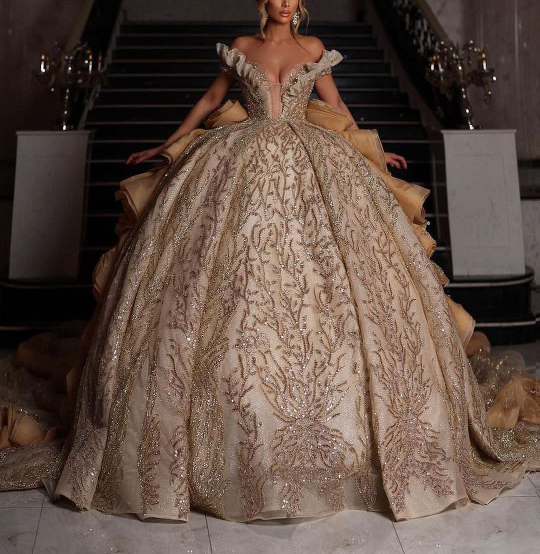 Champagne Ball Gown Wedding Dresses Deep V Neck Sleeveless Off Shoulder Beads Applique Sequins 3D Lace Ruffles Sparkly Plus Size Bridal Gowns Custom M