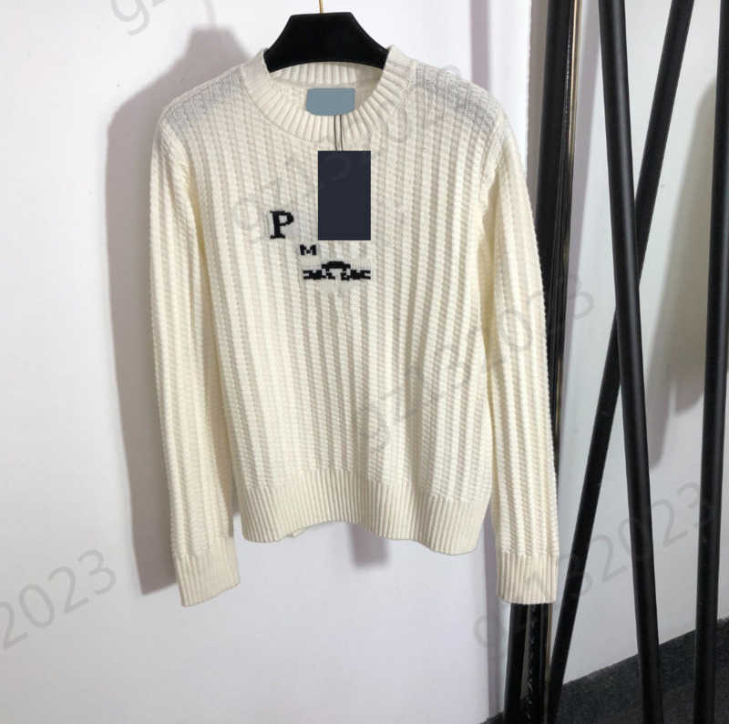 Womens Sweaters Letter Logo Jacquard Stripe Cashmere Knit Sweater Thread Round Neck Long Sleeves Pullover Knitwear Luxury Brand Women Apparel 2 Colors 1970
Womens Sweaters Letter Logo Jacquard Stripe Cashmere Knit Sweater Thread Round Neck Long Sleeves Pullover Knitwear Luxury Brand Women Apparel 2 Colors 1970