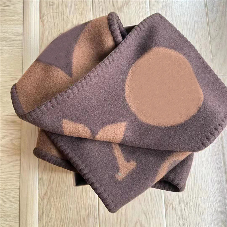Trendy Cashmere Long Scarves Designer Clover Pattern Shawls Autumn Winter Thick Warm Scarf Wool Shawl
Trendy Cashmere Long Scarves Designer Clover Pattern Shawls Autumn Winter Thick Warm Scarf Wool Shawl