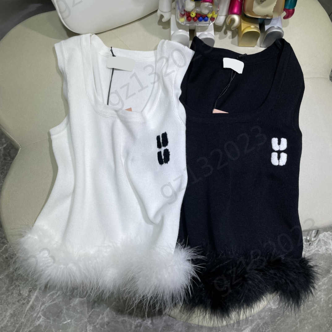 Womens Sweaters Flocking Logo Embroidery Ostrich Fur Decorated Hem Knitted Vest U-neck Sleeveless Design Slim Knitwear Fashion Designer Women Apparel 2 Colors, 15
Womens Sweaters Flocking Logo Embroidery Ostrich Fur Decorated Hem Knitted Vest U-neck Sleeveless Design Slim Knitwear Fashion Designer Women Apparel 2 Colors, 15