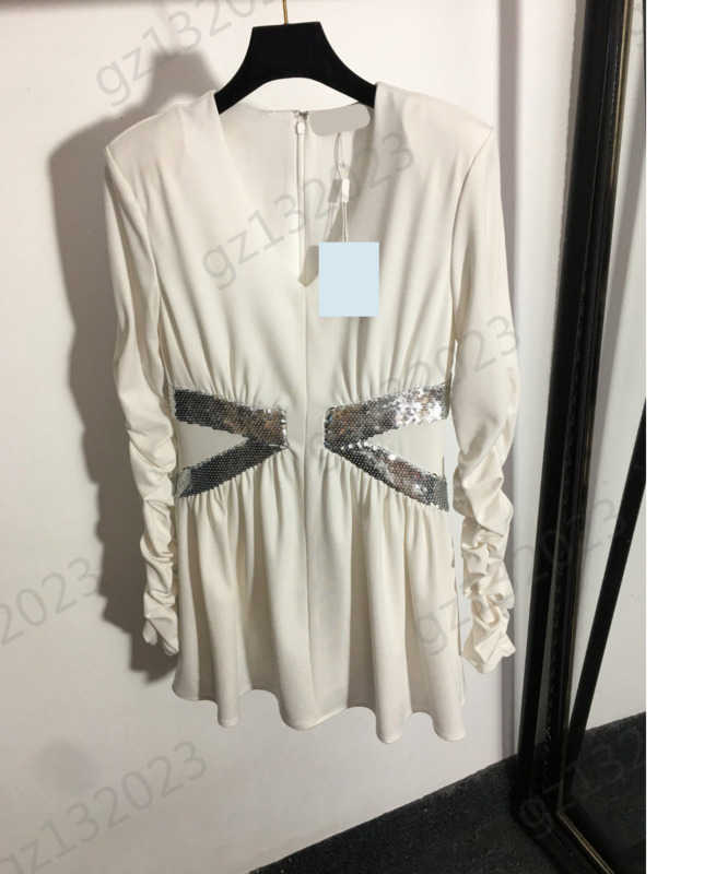 Designer Womens Dresses Waist Sequin Embroidery V-neck Dress Bubble Long Sleeve Shoulder Pad Design Zipper Maxiskit Women Clothing 2 Colors 1970, 11
Designer Womens Dresses Waist Sequin Embroidery V-neck Dress Bubble Long Sleeve Shoulder Pad Design Zipper Maxiskit Women Clothing 2 Colors 1970, 11