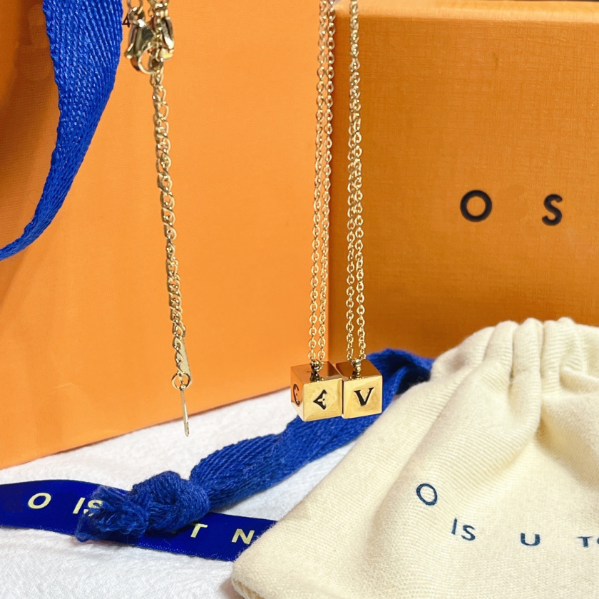 Selected Fashion Design Brand Necklaces Luxury WomensStyle Long Chains Selected 18k Gold Plated Necklaces Exquisite Charm Accessories Premium Gift Family Couple
Selected Fashion Design Brand Necklaces Luxury WomensStyle Long Chains Selected 18k Gold Plated Necklaces Exquisite Charm Accessories Premium Gift Family Couple