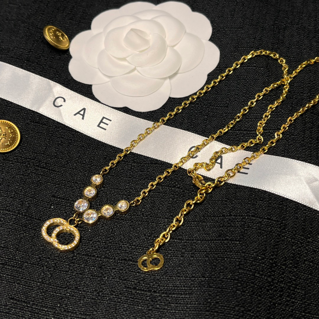 High End Luxury Diamond Necklace Exquisite Fashion Pendant Necklace Popular Brand Long Chain 18k Gold And Silver Plated Accessories Wedding Party Selected Gifts
High End Luxury Diamond Necklace Exquisite Fashion Pendant Necklace Popular Brand Long Chain 18k Gold And Silver Plated Accessories Wedding Party Selected Gifts