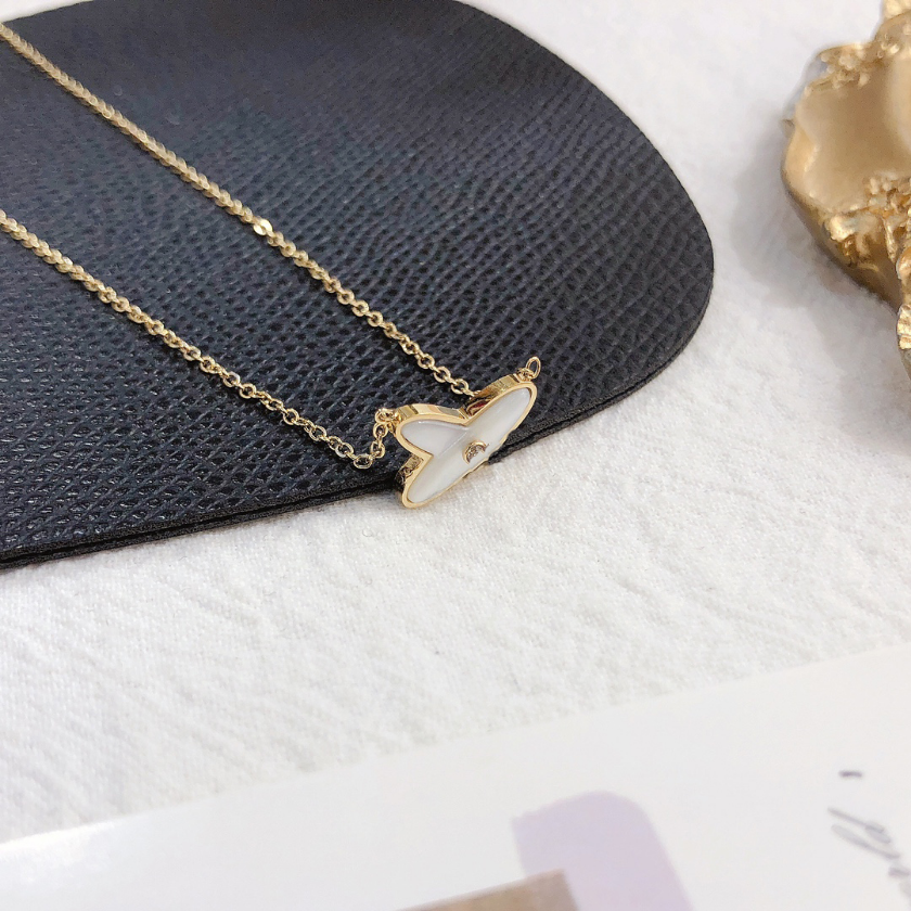 High End Designer Brand Necklaces Simple Fashion Style Pendant Necklaces Designed For Women Long Chain Selected Women Gifts Birthday Party Accessories
High End Designer Brand Necklaces Simple Fashion Style Pendant Necklaces Designed For Women Long Chain Selected Women Gifts Birthday Party Accessories
