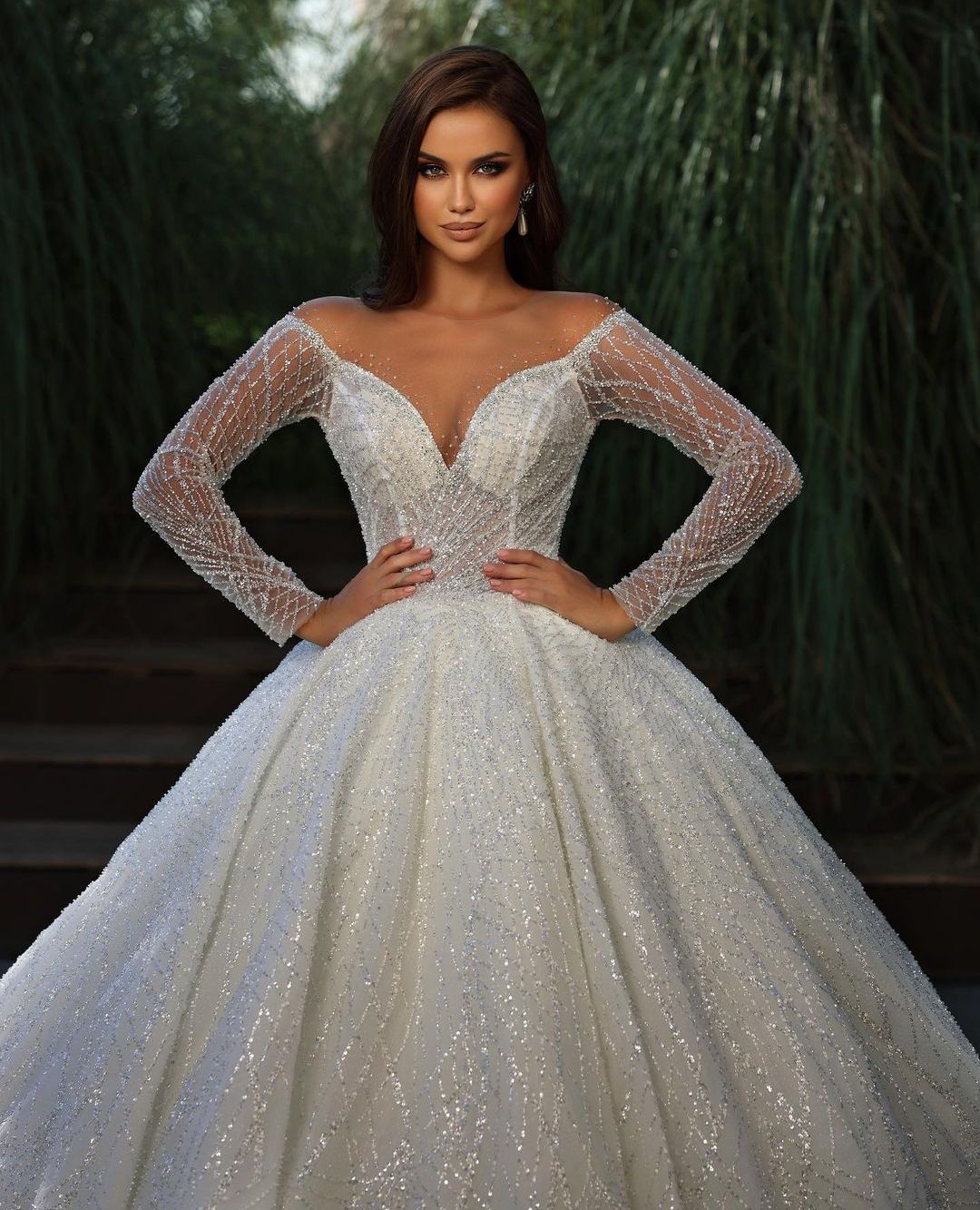 Lace Ball Gown Dresses V Neck Long Sleeves Full Beads Applique Sequins Ruffles Sparkly Beaded Wedding Dress African Plus Size Bridal Gowns Custom Made