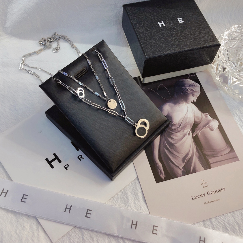 Luxury Silver Plated Double Layer Necklaces Delicate Design Pendant Necklaces Popular Fashion International Brand Simple Lady Premium Gifts Lovers
Luxury Silver Plated Double Layer Necklaces Delicate Design Pendant Necklaces Popular Fashion International Brand Simple Lady Premium Gifts Lovers