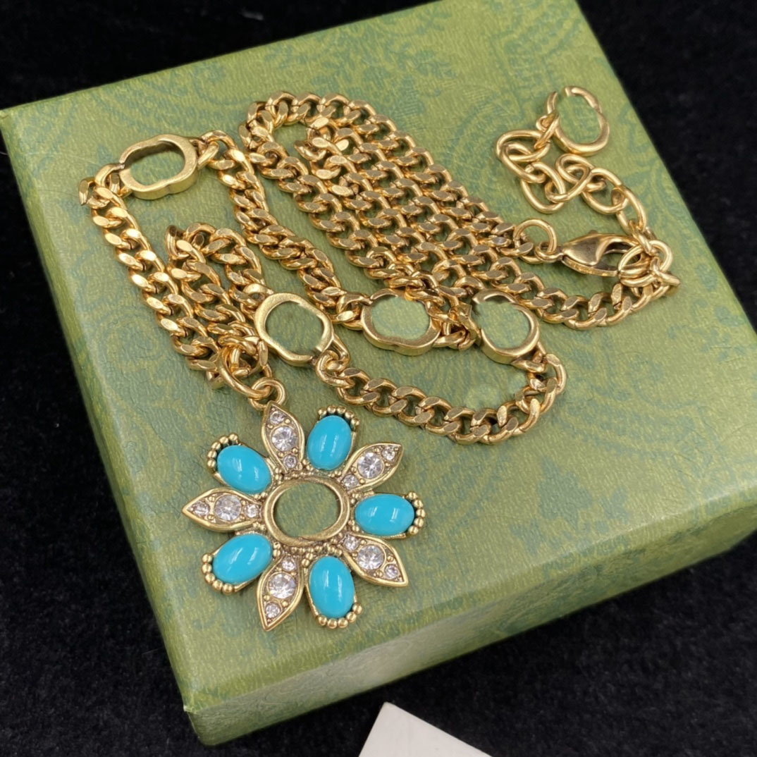 Blue flower shape rhinestone pendant necklaces antique bronze chain luxury necklace fashion brand designer for woman girl ladies wedding Party gift jewelry bridal
Blue flower shape rhinestone pendant necklaces antique bronze chain luxury necklace fashion brand designer for woman girl ladies wedding Party gift jewelry bridal