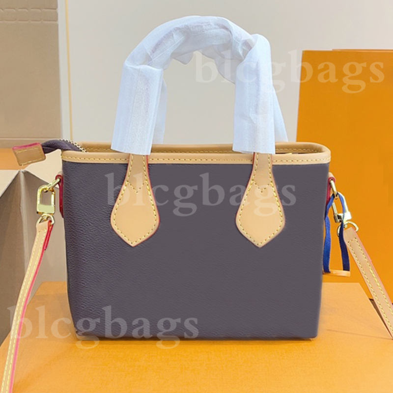 New Fashion Women Shoulder Bags Designer Handbag Cross Body Leather Flower And Star Print Totes Casual Coin Pocket, Brown
New Fashion Women Shoulder Bags Designer Handbag Cross Body Leather Flower And Star Print Totes Casual Coin Pocket, Brown