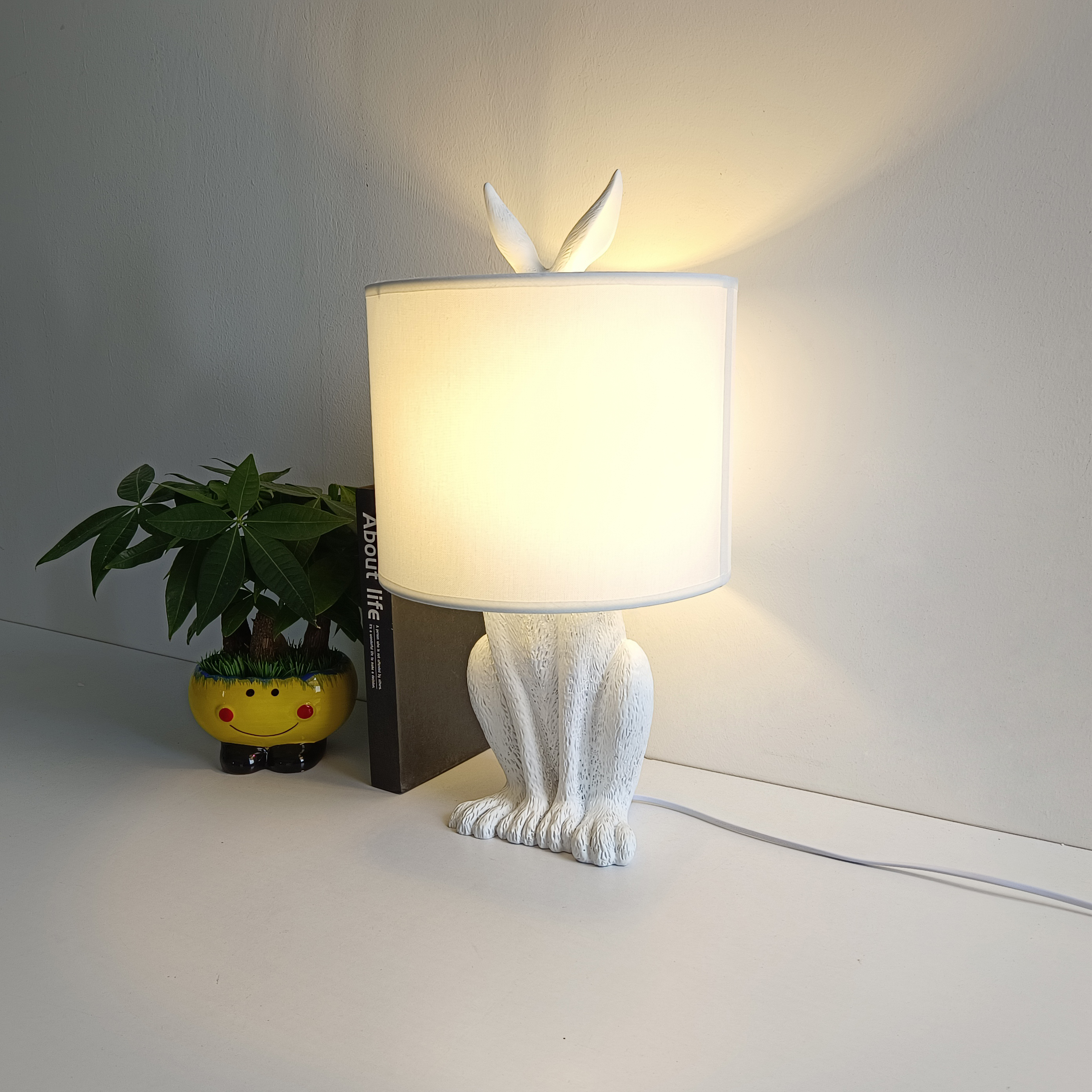 Elegant Rabbit Mask Resin Table Lamp Ideal for Bedroom, Study, and Dining Room Decoration