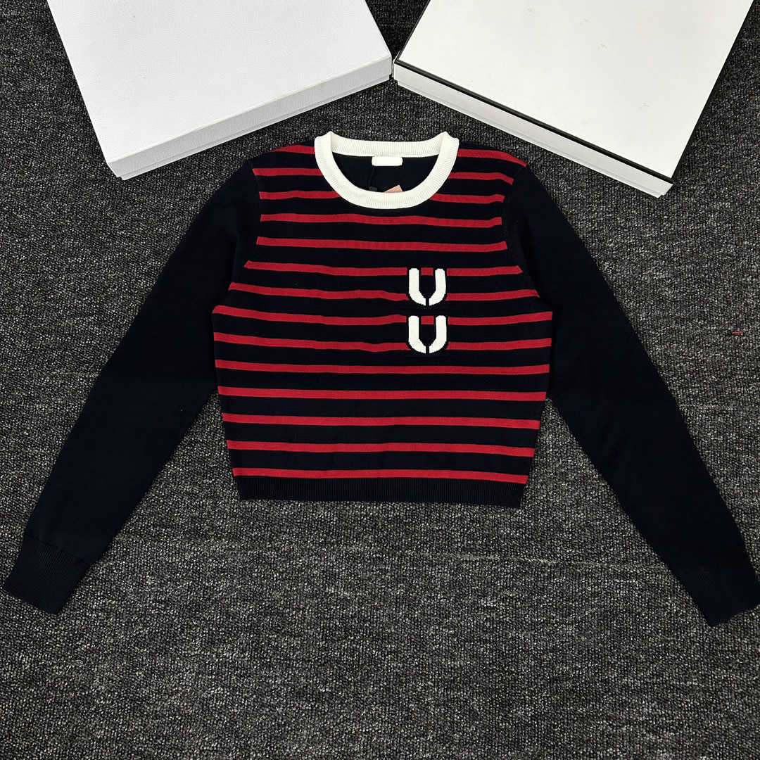Womens Sweaters Letter Embroidered Stripe Decoration Long Sleeve Pullover Knitted Sweater Classic Crew Neck Short Casual Warm Knitwear Women Apparel
Womens Sweaters Letter Embroidered Stripe Decoration Long Sleeve Pullover Knitted Sweater Classic Crew Neck Short Casual Warm Knitwear Women Apparel
